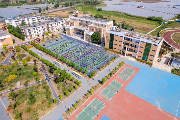 昆明黄冈实验学校如何教导习惯不太好的学生？
