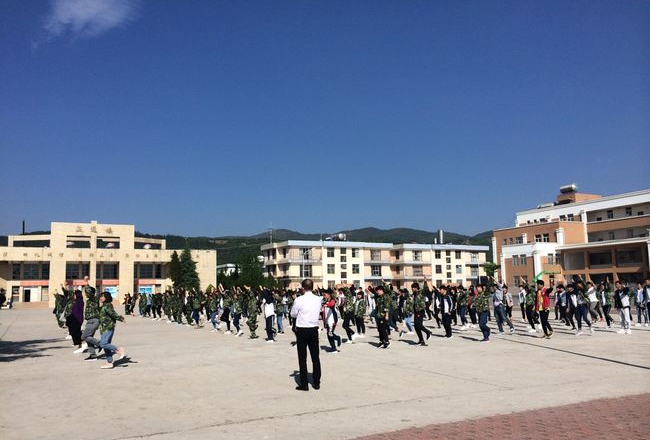 昆明黄冈实验学校是否实行分层教学？分层教学有什么好处？