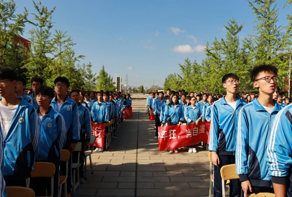 昆明长鸿实验中学 2024年新高一开班时间是什么时候？