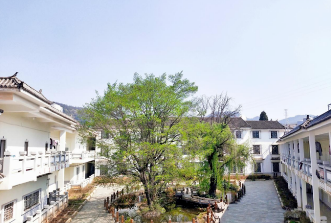 昆明市西山区清风高级中学学生住宿条件怎么样？