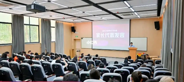 云南新东方培训学校2204年复读招生学费是多少？