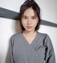 虾志英  政治