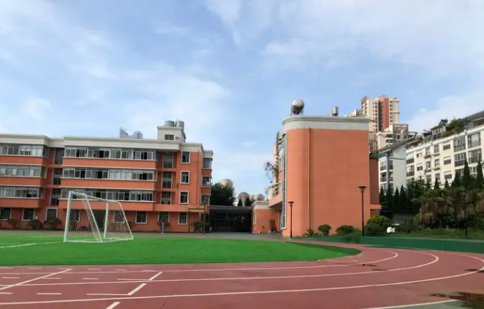 2024年昆明经专学校（原云师大附中老协补习学校）复读招生政策解读