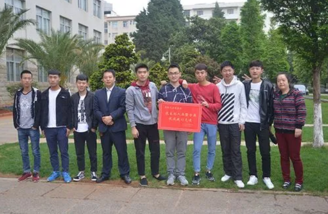 昆明经专学校（原云南师大附中老协补习学校）招生办电话