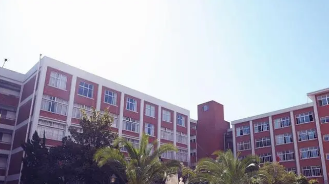 昆明经专学校（原云师大附中老协补习学校）2024年复读报名条件是什么？