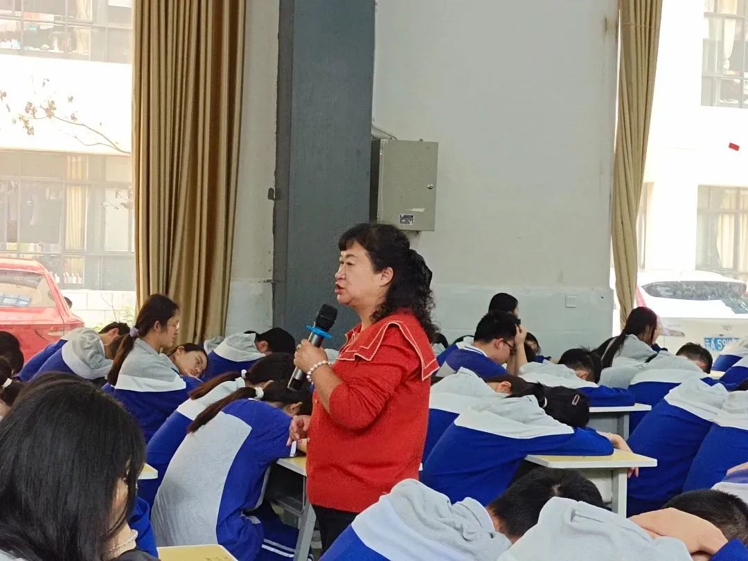 助力中高考 || “心态决定胜败” 我校开展减压心理辅导讲座