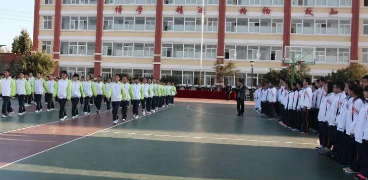 昆三中空港实验学校管理制度严格吗？