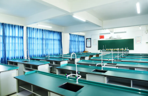 昆三中空港实验学校的收费为什么偏高？