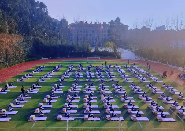 昆明锐意外国语中学学生习惯不好，怎么办？