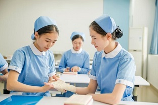 老年人服务与管理（护理方向）
