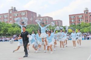 【校园活动】舞动青春旋律 点燃运动风采——我校2024年春季学期校园啦啦操大赛初赛圆满结束