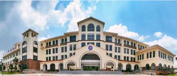 安宁万辉康桥学校在云南初中学校中的排名情况怎么样？