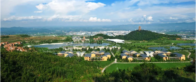 庆来学校社会评价怎么样？