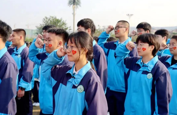 云南长水实验中学统一着装有什么好处？