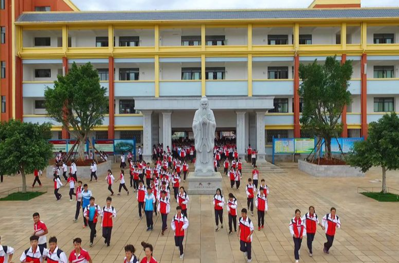 云南建水实验中学如何保障学生安全？