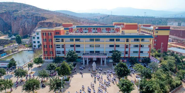 云南建水实验中学统一着装有什么好处？