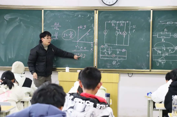 2024年昆明鲁轩高级中学什么时候开班？