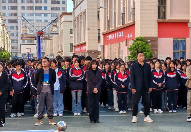2024年曲靖二中兴教中学复读班招生要求有哪些？