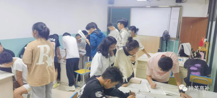云南高三复读理科转文科怎么样？