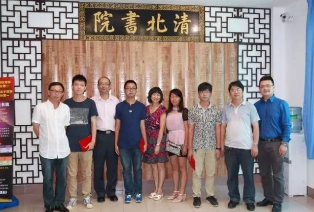  云南高考复读的人数有多少？