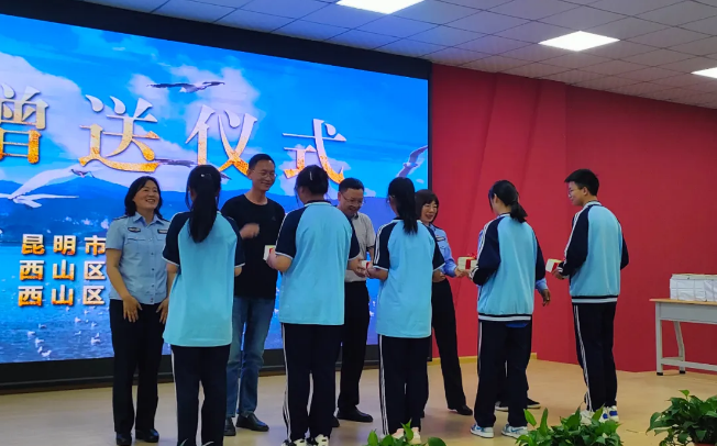 昆明滇鹏高级中学复读班的评价|听学长学姐说|