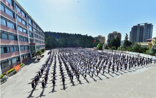 2024年云南昌乐实验中学新高一报名学费标准解读