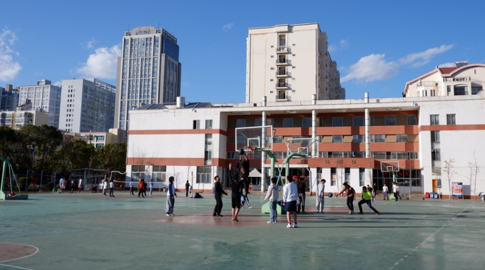 迪庆哪里有高考复读学校？