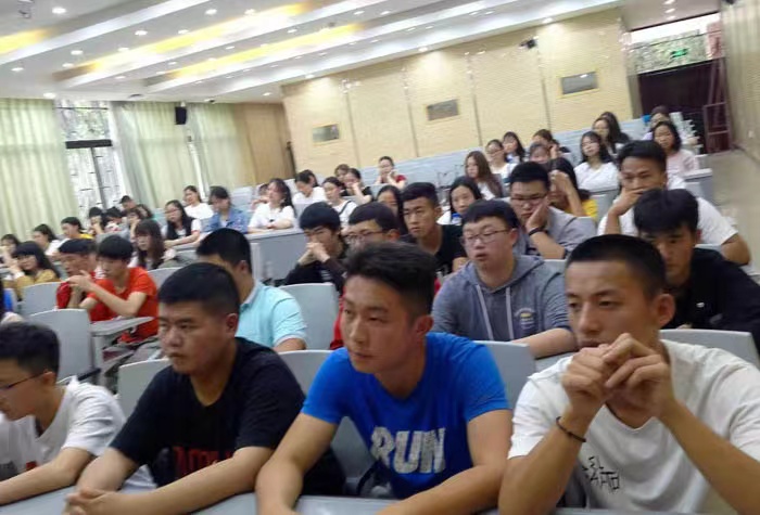 昆明经专学校怎么样？