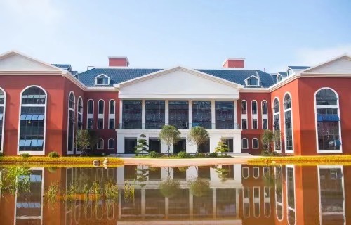 昆明西点文化学校在哪？