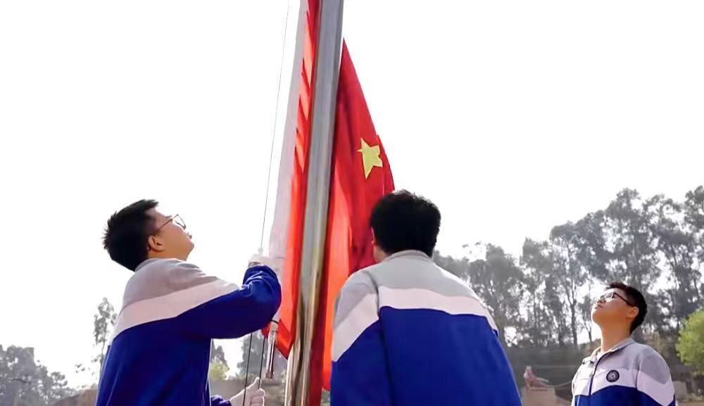 昆明市佑亦丰高级中学怎么样？