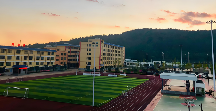 昆明市海亦丰高级中学2025年新高一学校管理严吗？