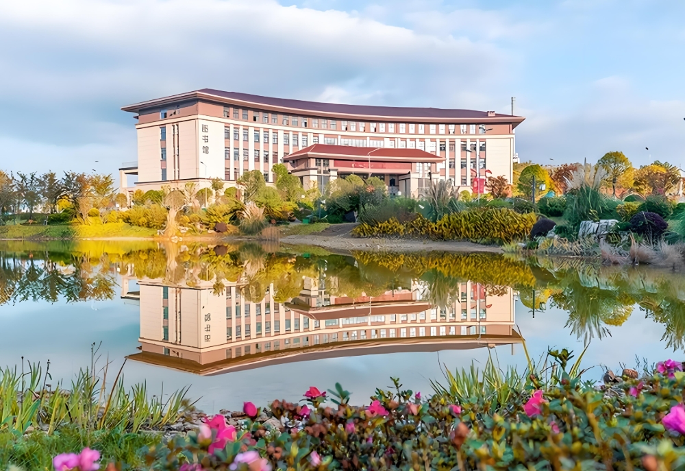 2025年云南省文山高考复读学校学费大约多少，一文掌握择校成本！
