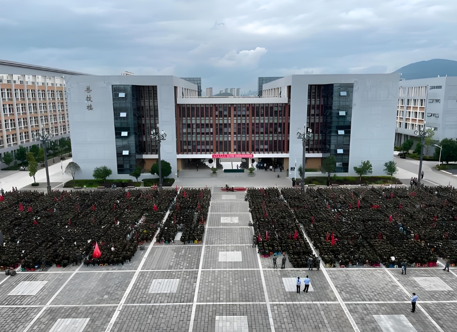 2025年云南省昆明市高考不理想，可以复读吗？