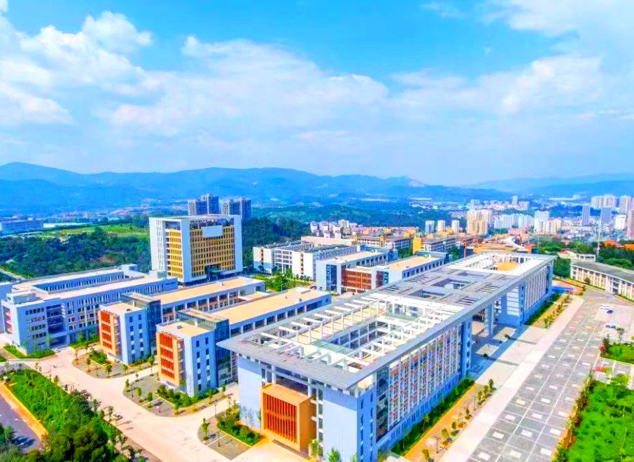 云南省曲靖市2025年复读高中有年龄限制吗