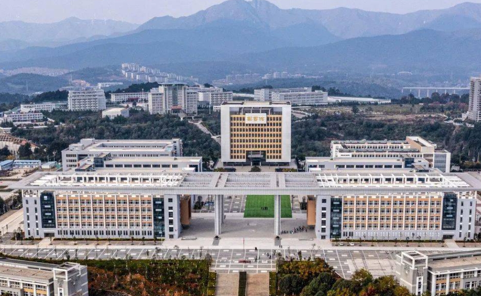 2025年高考比平时低50分，建议复读吗？