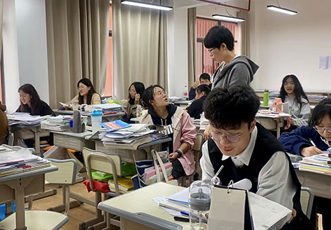 外界对昆明步学高考全日制学校高考复读的评价怎么样？