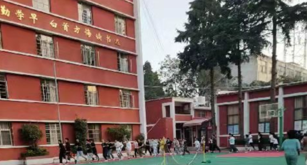 昆明经专高考补习学校2026年高三插班收费标准|学费多少|贵不贵